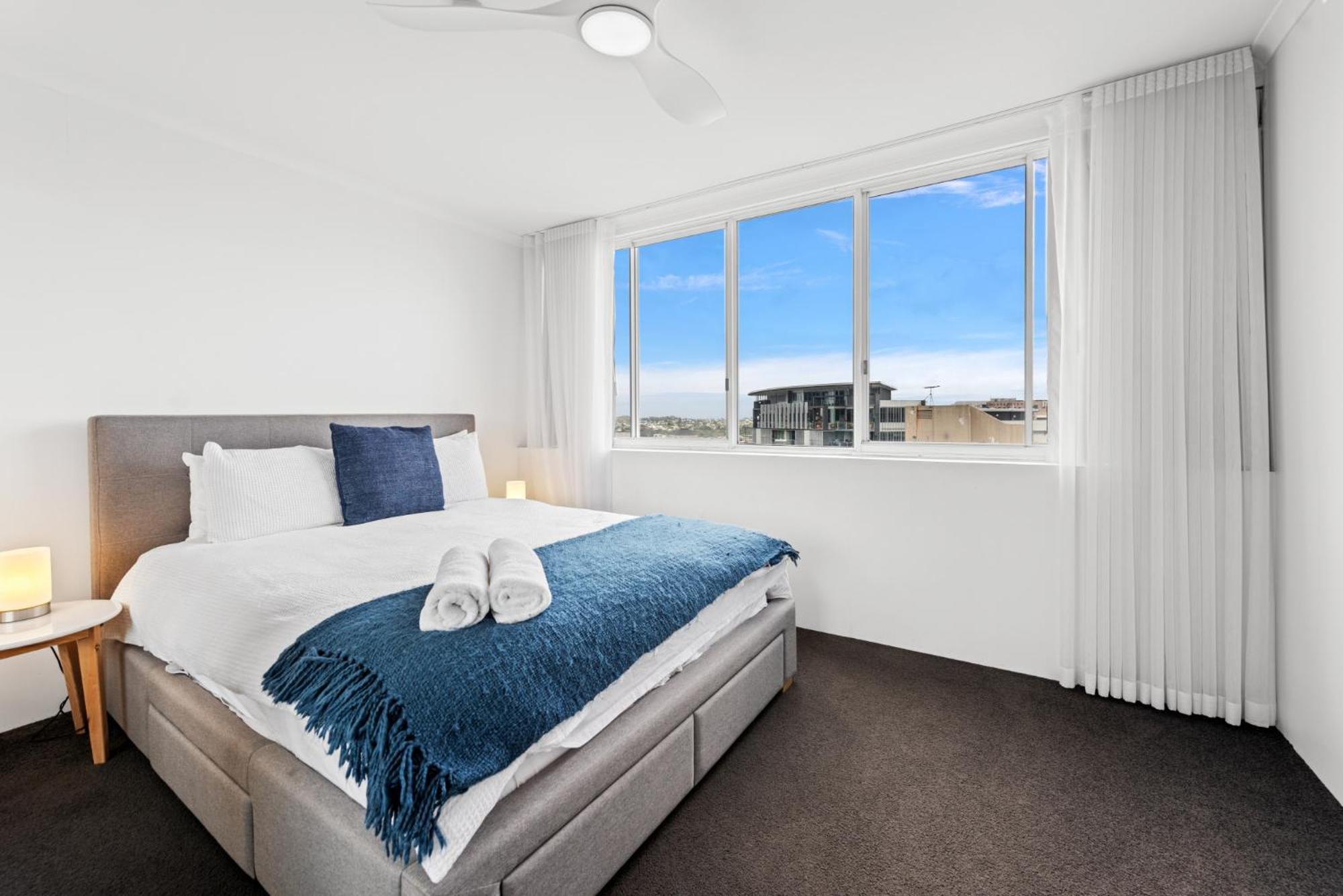 Appartement Lavish 3-Bed With Wraparound Balcony And Pool à Brisbane Extérieur photo