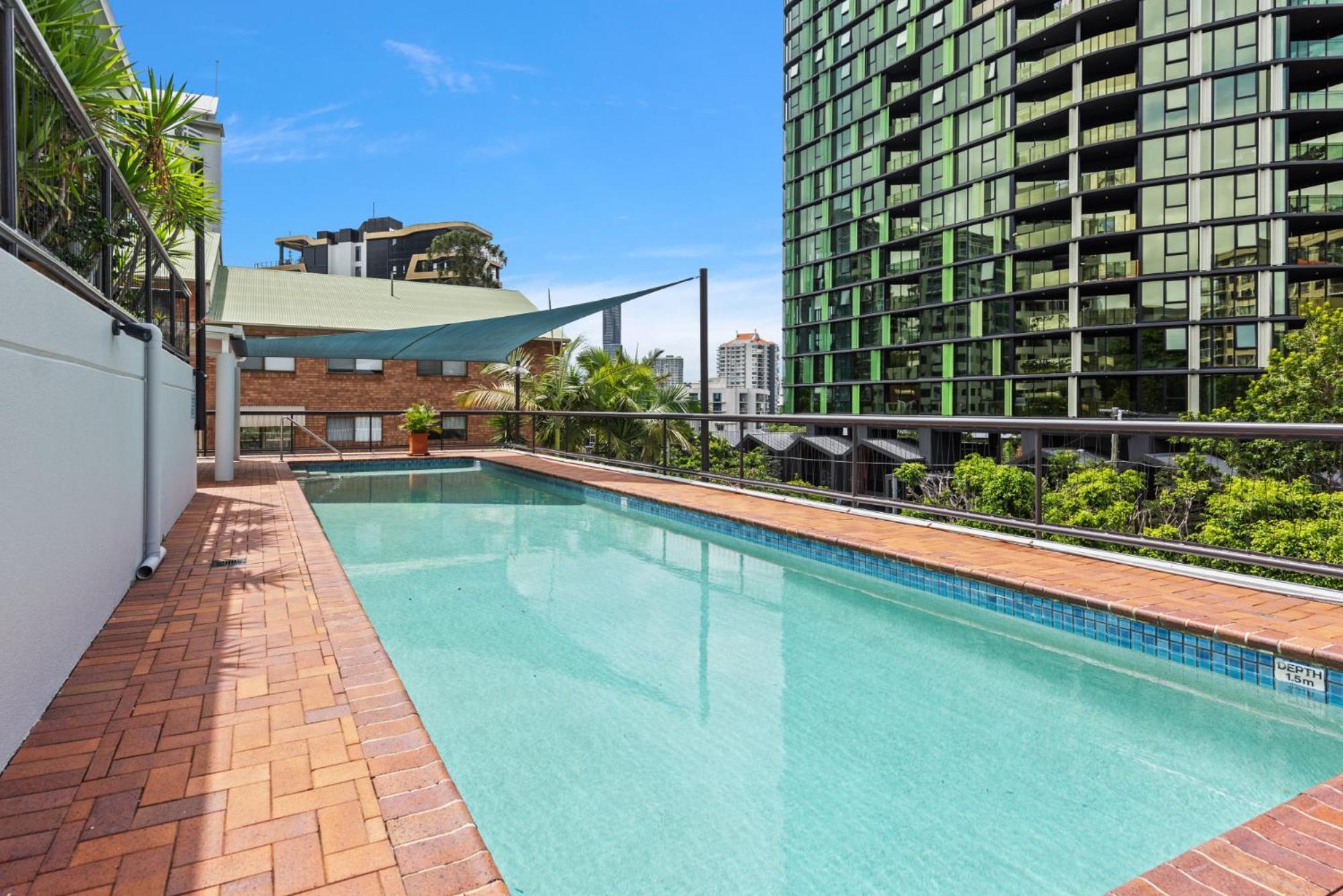 Appartement Lavish 3-Bed With Wraparound Balcony And Pool à Brisbane Extérieur photo